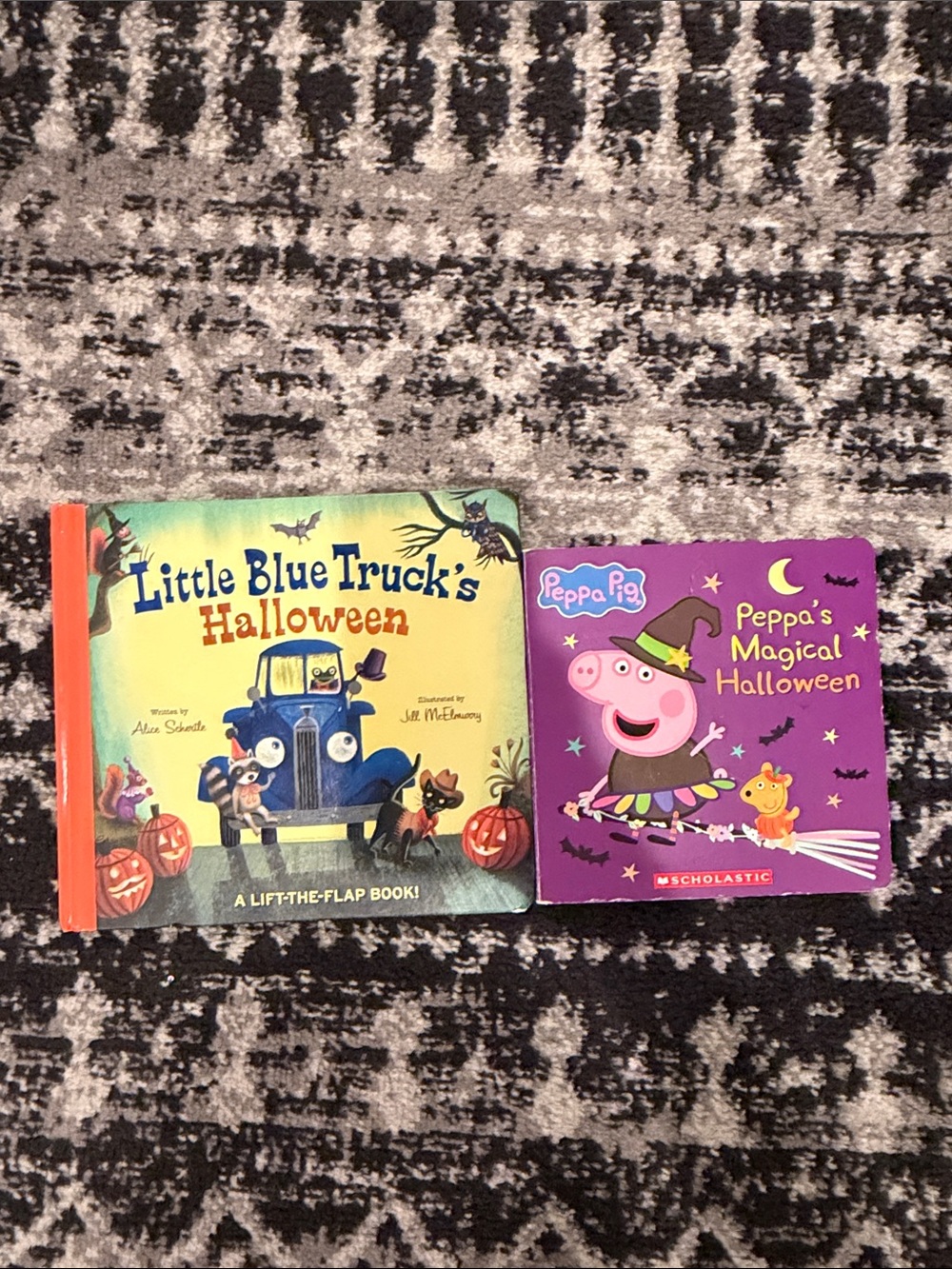 Peppa Pig Purple Halloween Board Book
